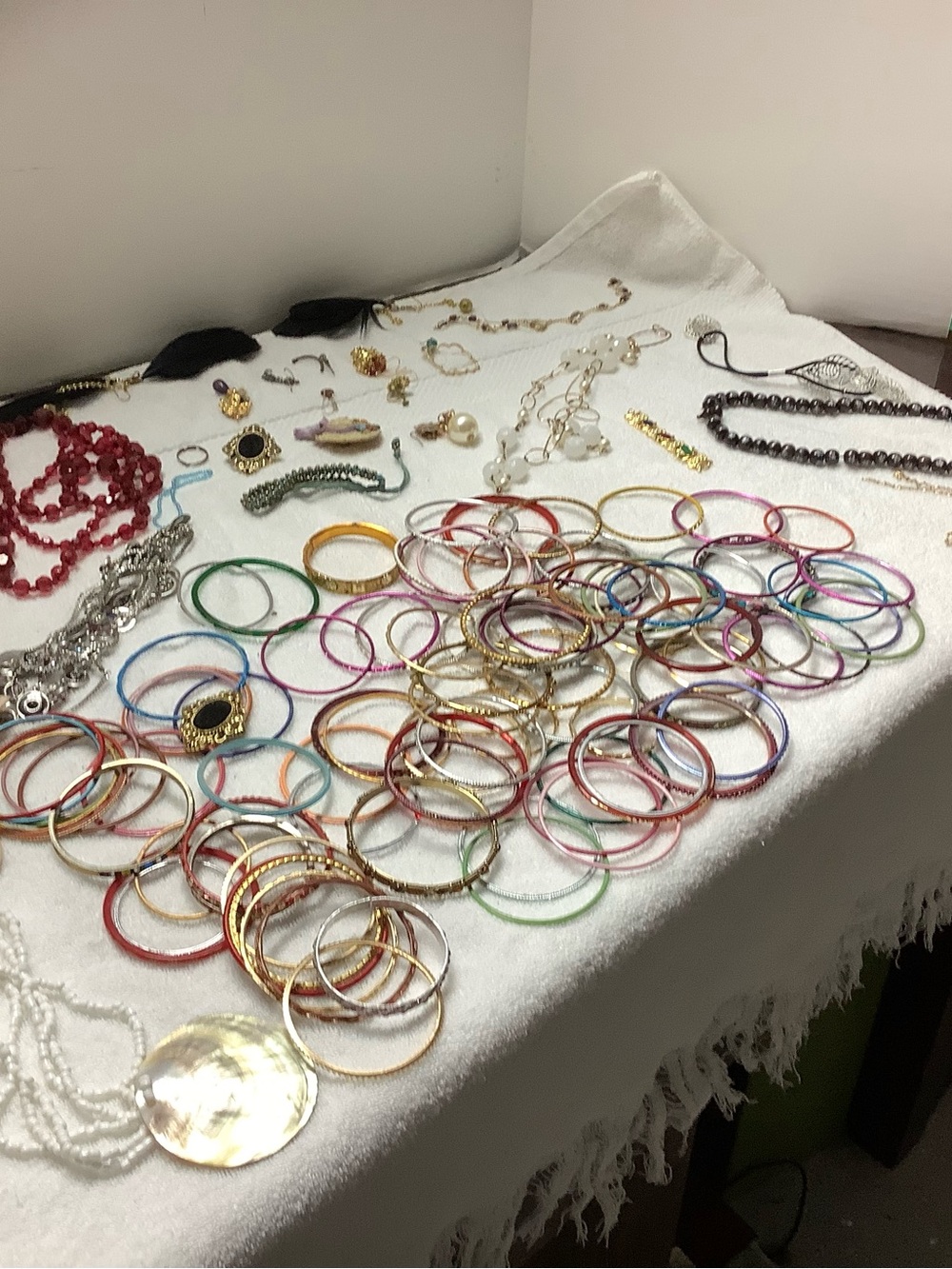 Multicolor Women's Bangle Bracelet Set - Fashion Jewelry